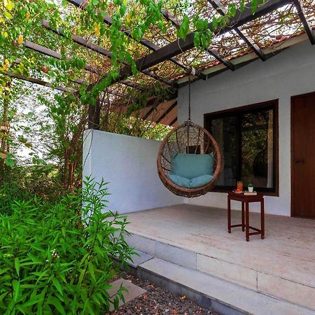 Wander Beyond By Stayvista - Featuring A Bali-Themed Abode And A Refreshing Swimming Pool Alībāg Buitenkant foto