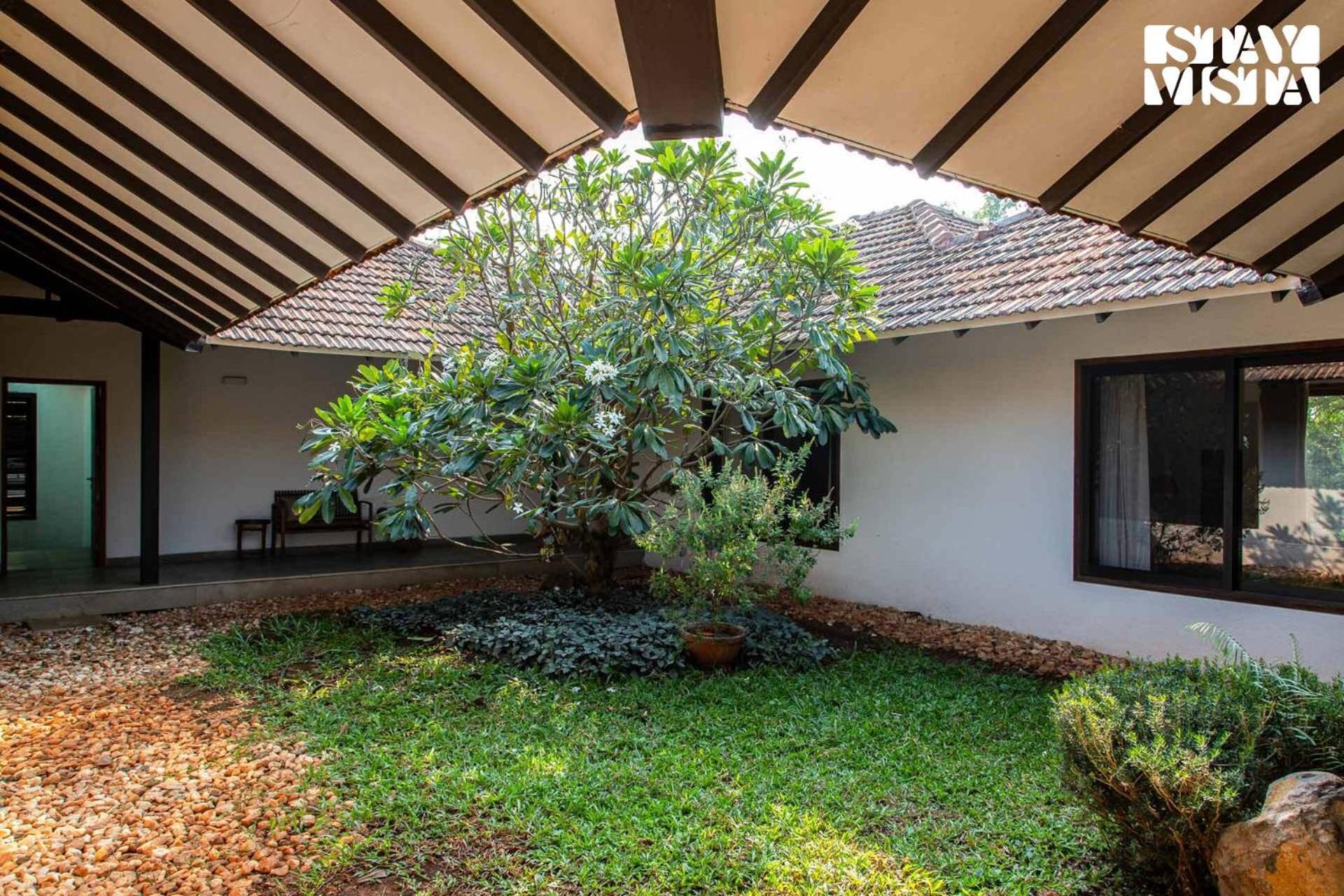 Wander Beyond By Stayvista - Featuring A Bali-Themed Abode And A Refreshing Swimming Pool Alībāg Buitenkant foto
