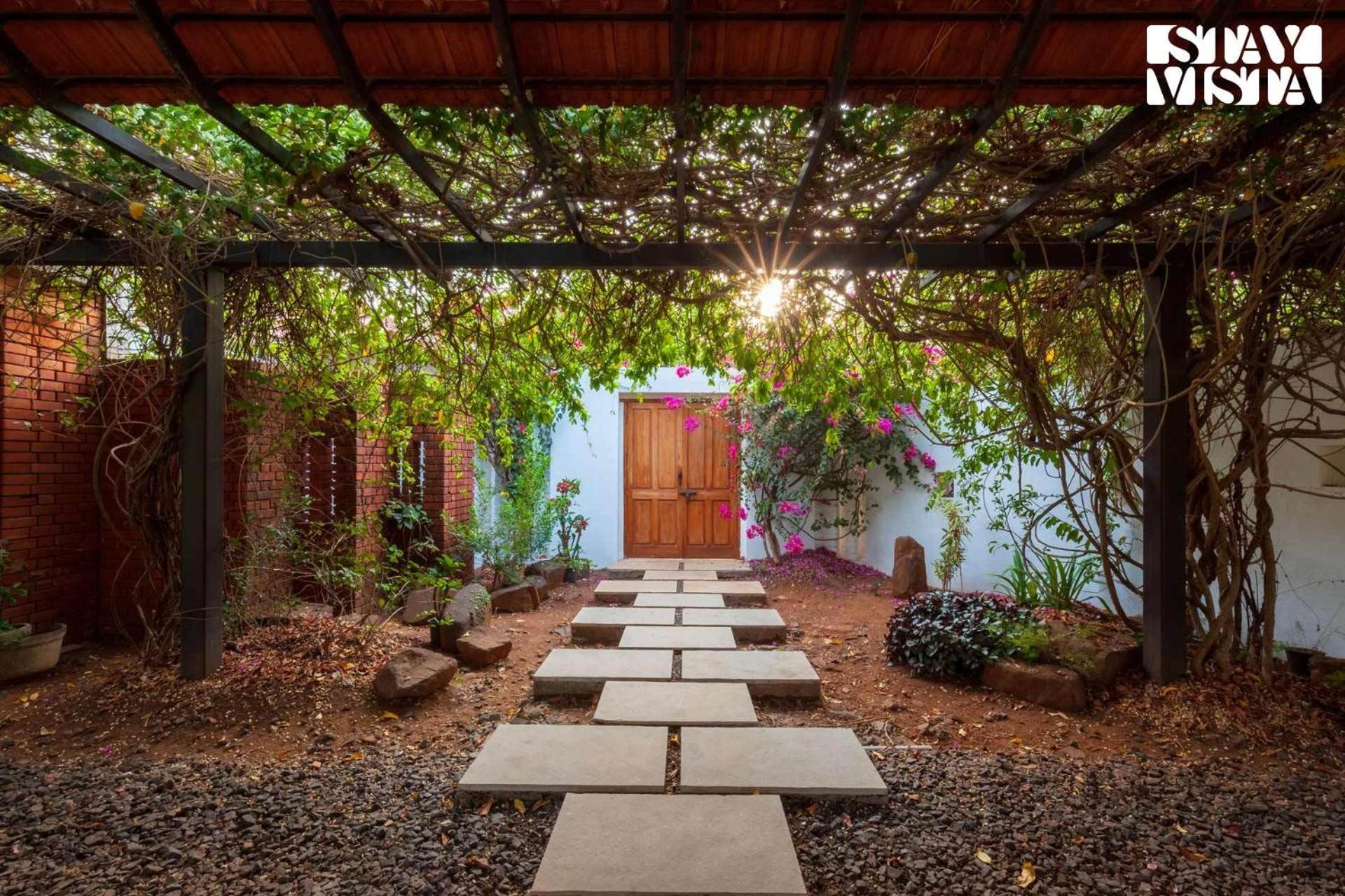 Wander Beyond By Stayvista - Featuring A Bali-Themed Abode And A Refreshing Swimming Pool Alībāg Buitenkant foto